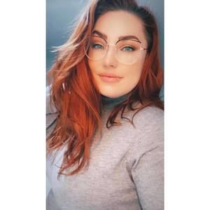 Meet your Posher, Caitlin